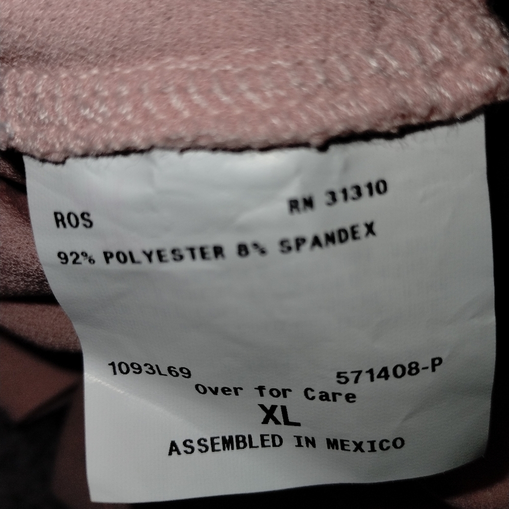 By & By NWT pale pink short sleeve blouse, v neck chocker neck - Picture 4 of 8